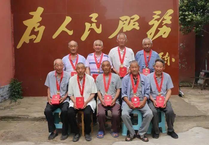 探索知识的蜗牛问答平台-有哪些适合送给老人的实用性礼物?